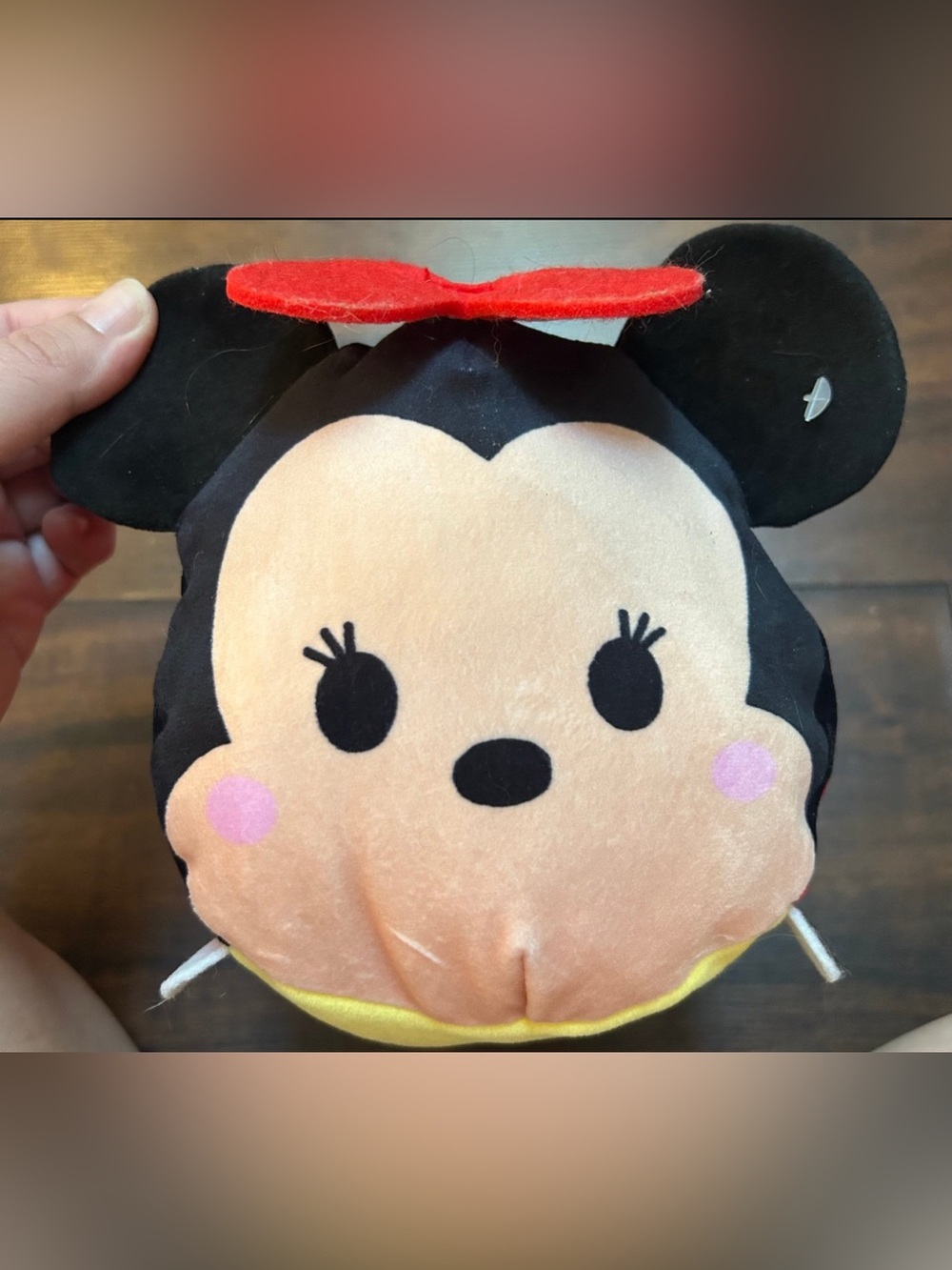 Medium sized Minnie Mouse tsum tsum